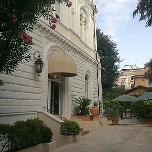 Отель Delle Rose ***